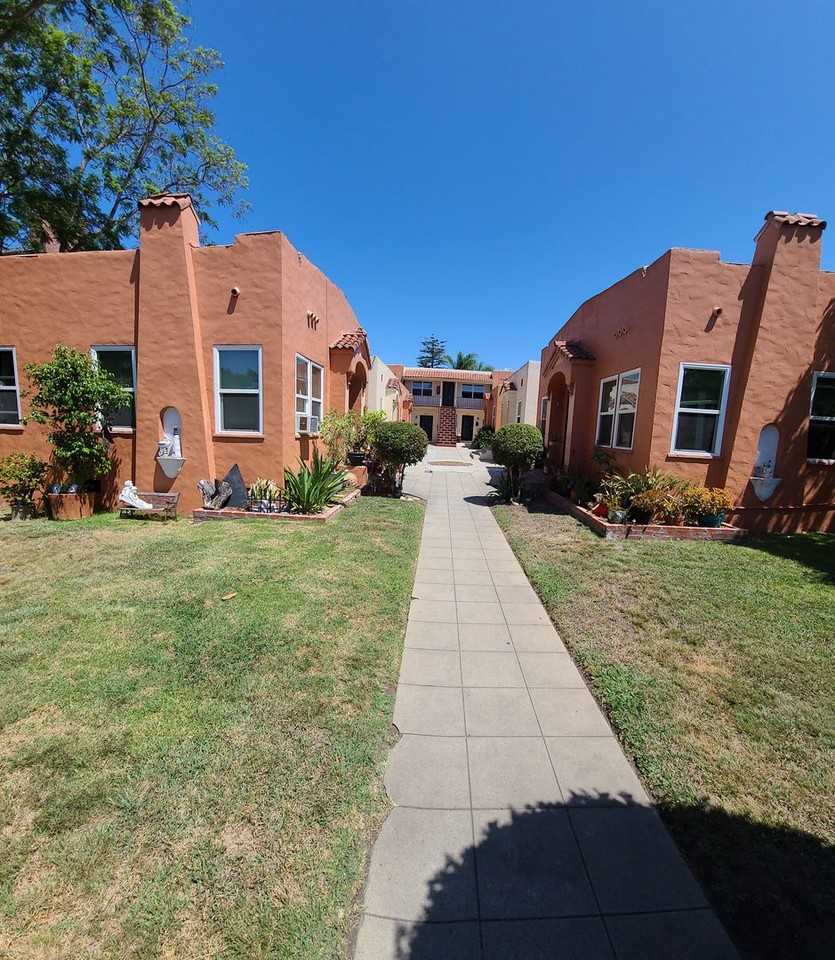 2420 E St - Photo 2 of 10