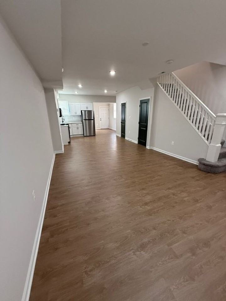 2803 Presbury St - Photo 3 of 15