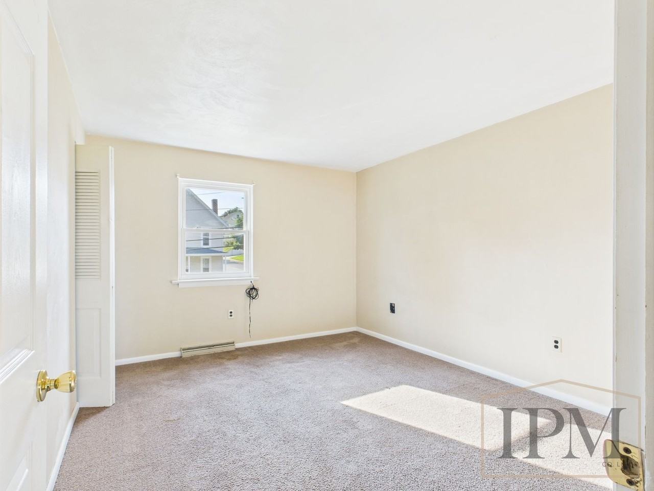 132 N Pleasant Ave - Photo 2 of 12