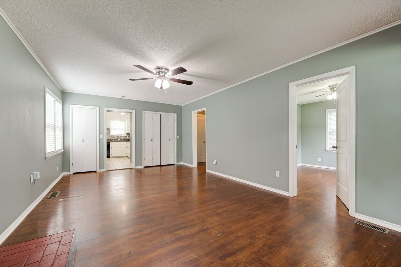 1512 Nw 41st St - Photo 6 of 27