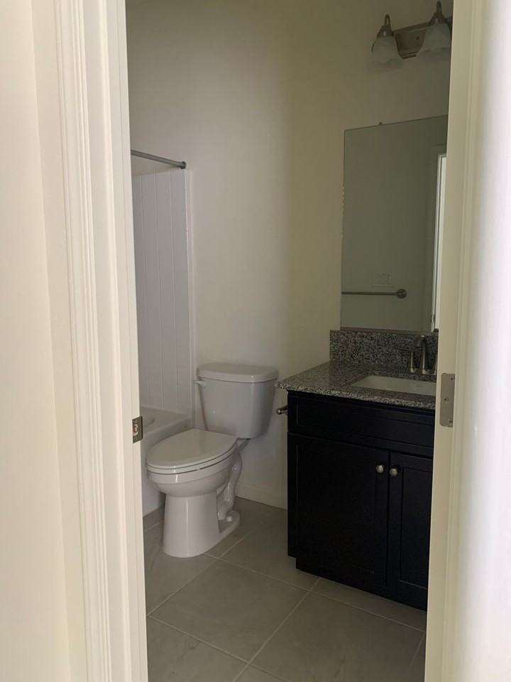 1353 W Kenny Thompson Ct - Photo 2 of 12