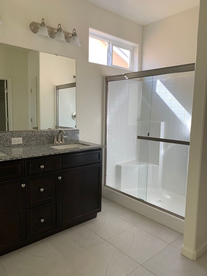 1353 W Kenny Thompson Ct - Photo 4 of 12