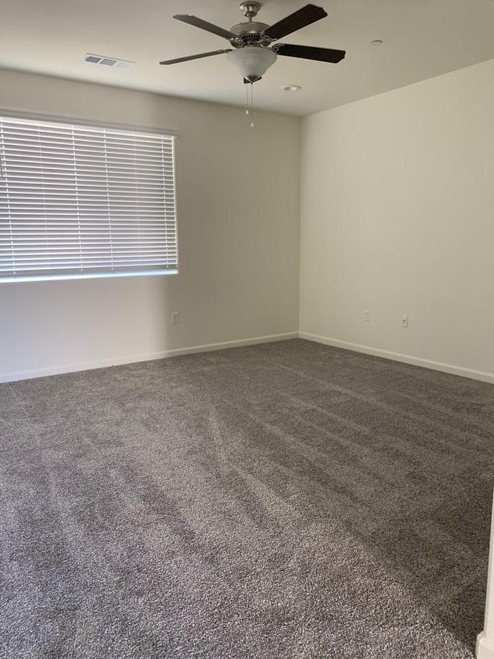 1353 W Kenny Thompson Ct - Photo 3 of 12