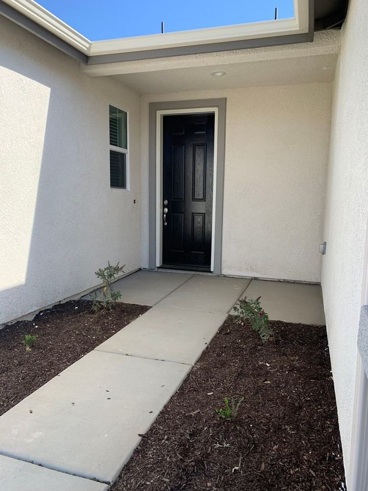 1353 W Kenny Thompson Ct - Photo 3 of 12