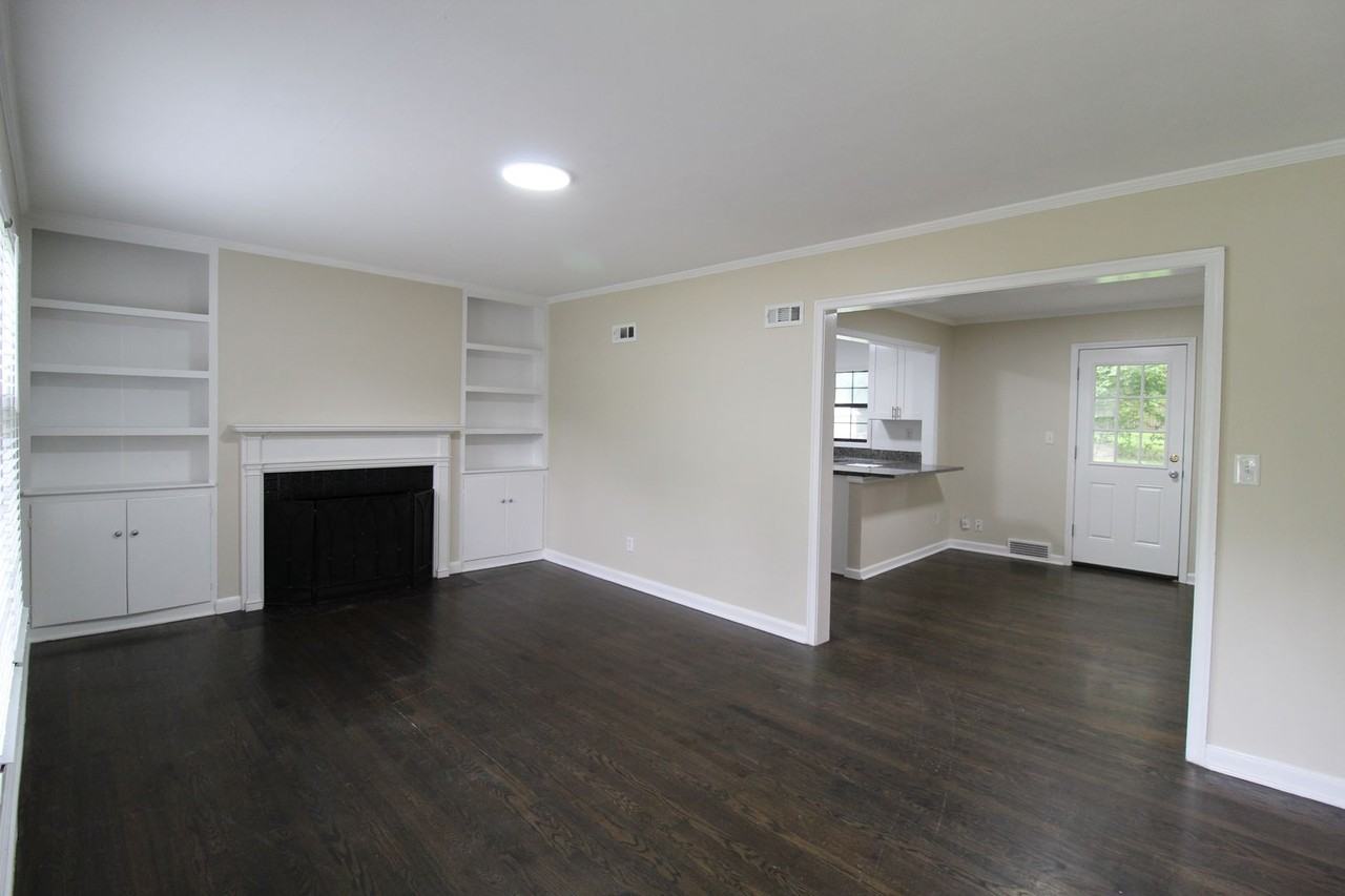 5115 Rosewood Dr - Photo 2 of 12