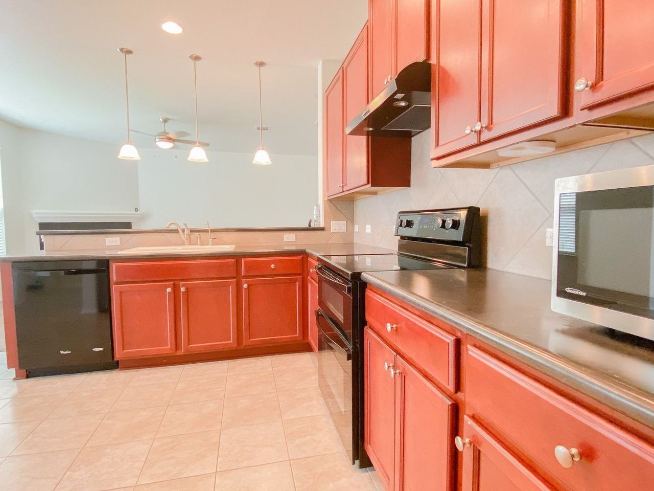 11209 Whitefaulds Dr - Photo 3 of 36