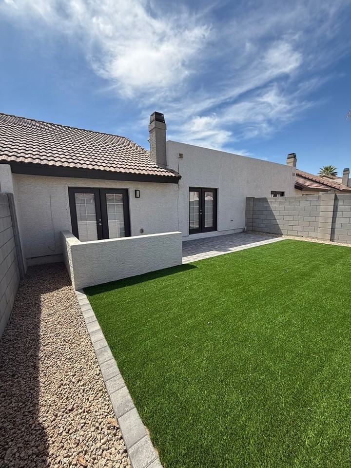 3045 North 24th Drive - Photo 2 of 16