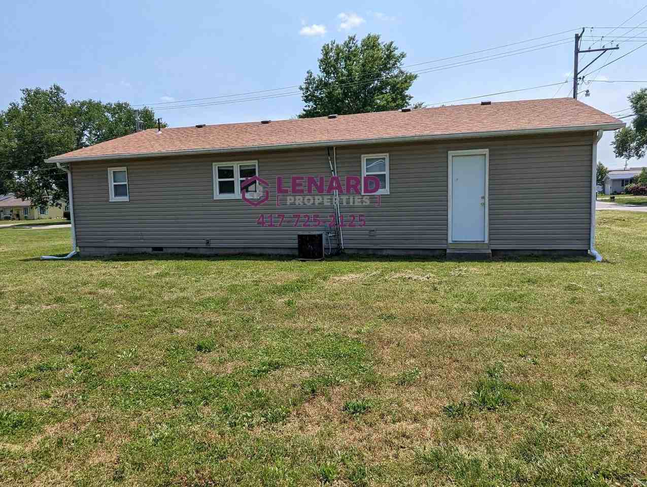 723 E College St - Photo 2 of 14