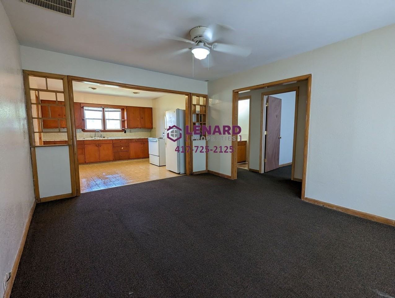 723 E College St - Photo 3 of 14