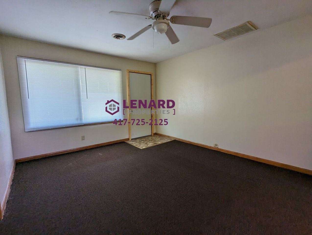 723 E College St - Photo 4 of 14