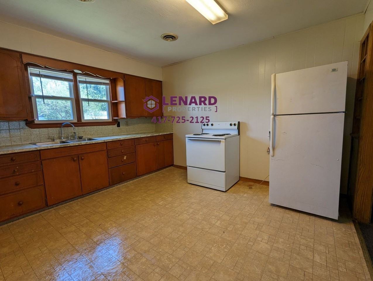 723 E College St - Photo 5 of 14