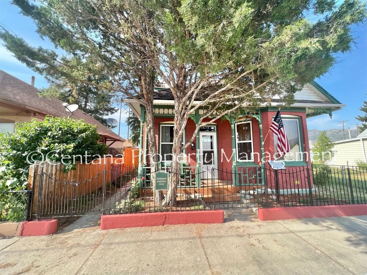 1305 E 2nd St - Photo 2 of 39