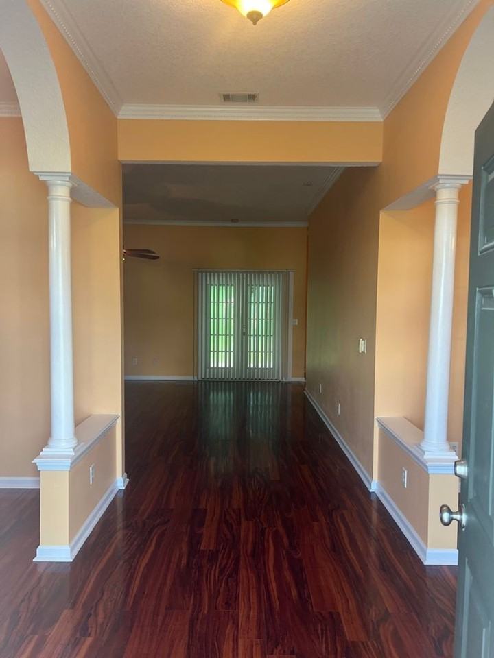 107 Camellia Ct - Photo 2 of 15