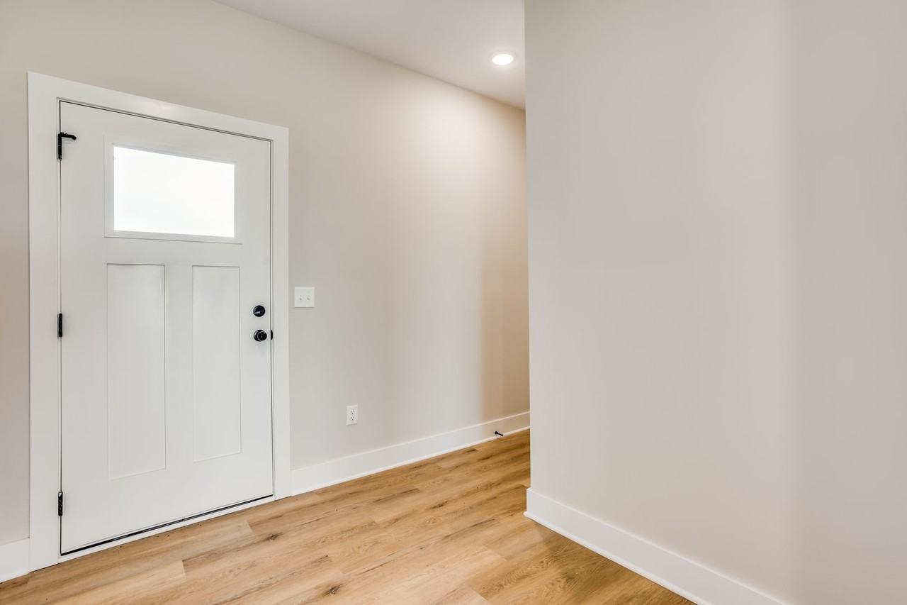 1025 Long Path St - Photo 4 of 29