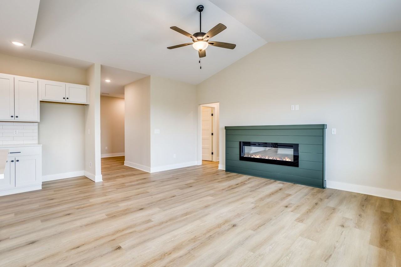 1025 Long Path St - Photo 6 of 29