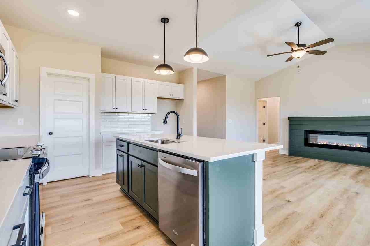 1025 Long Path St - Photo 7 of 29