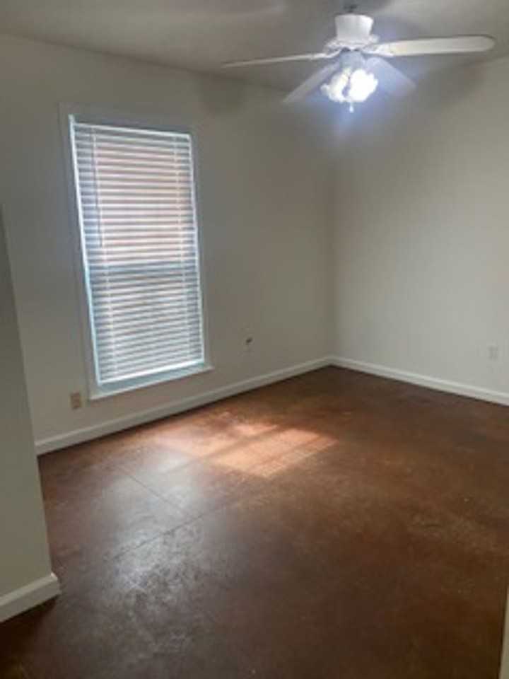 121 Tomlinson Dr - Photo 4 of 11