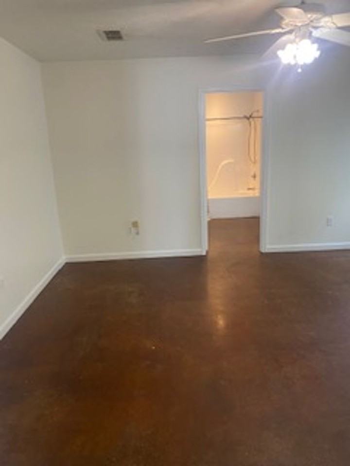 121 Tomlinson Dr - Photo 5 of 11