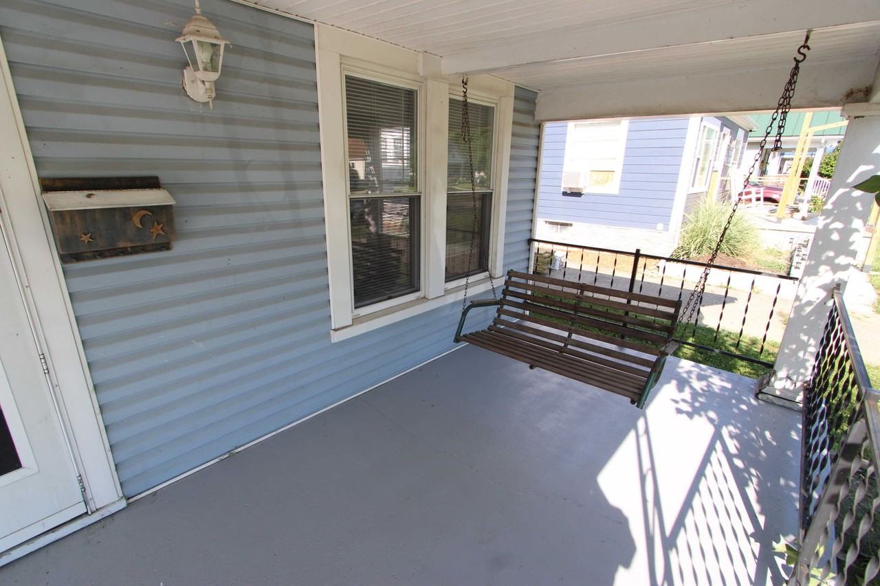 102 Boys Ave - Photo 2 of 21