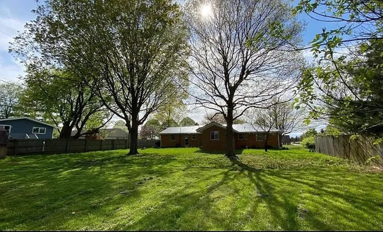 2610 N Salisbury St - Photo 3 of 20