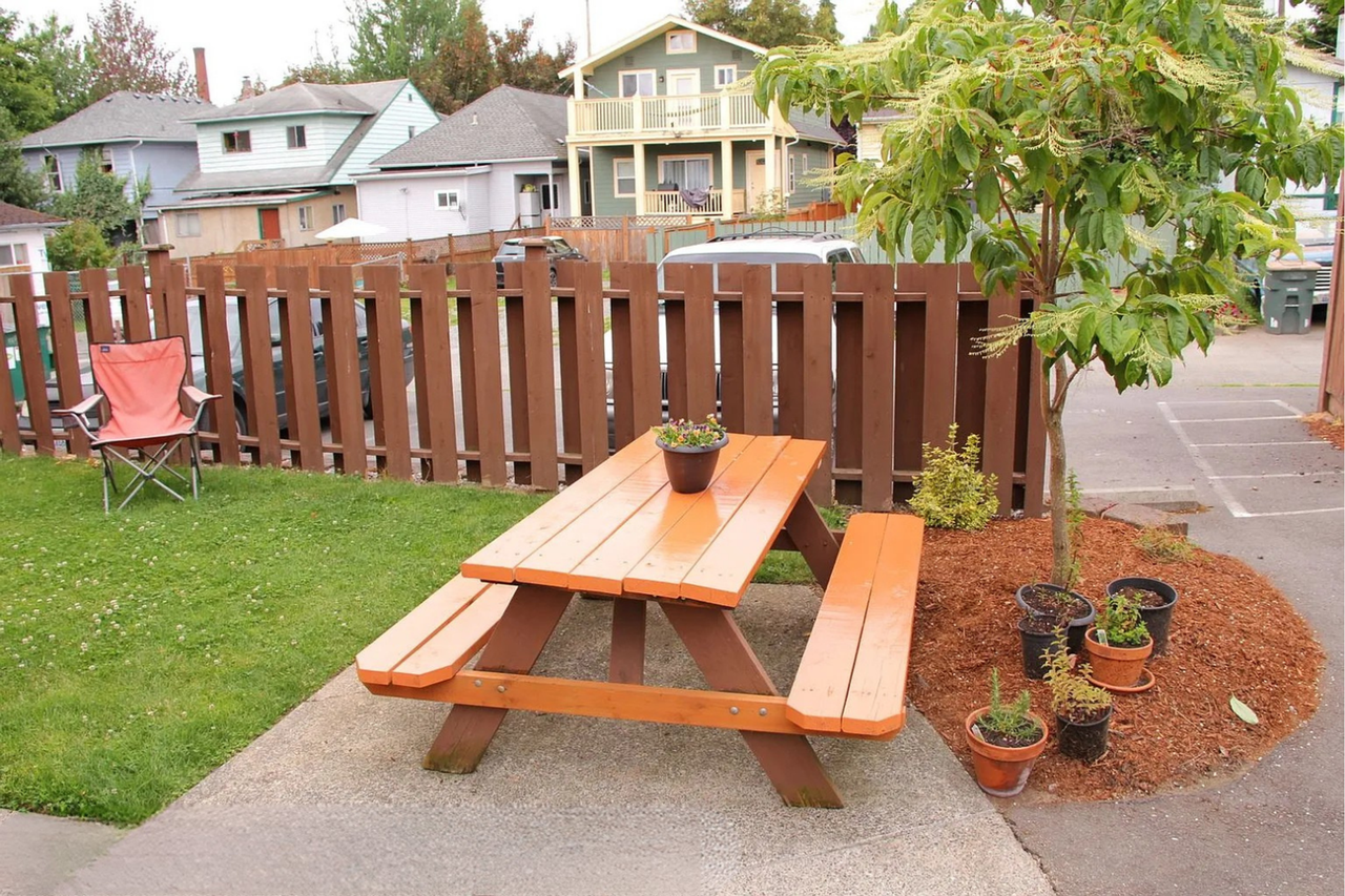 21st Ave Apartments - Photo 3 of 3