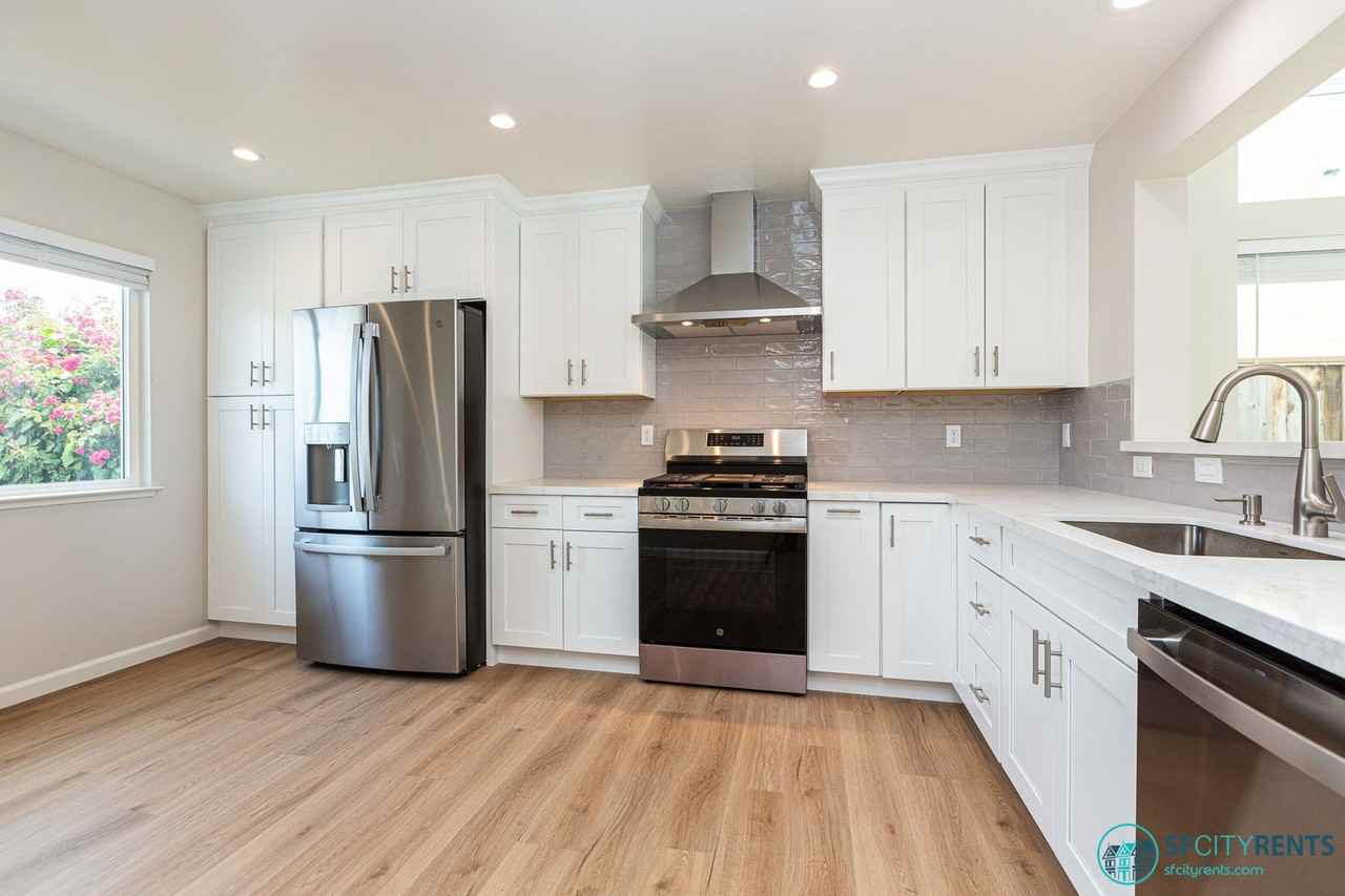 110 Bella Vista Ave - Photo 3 of 24