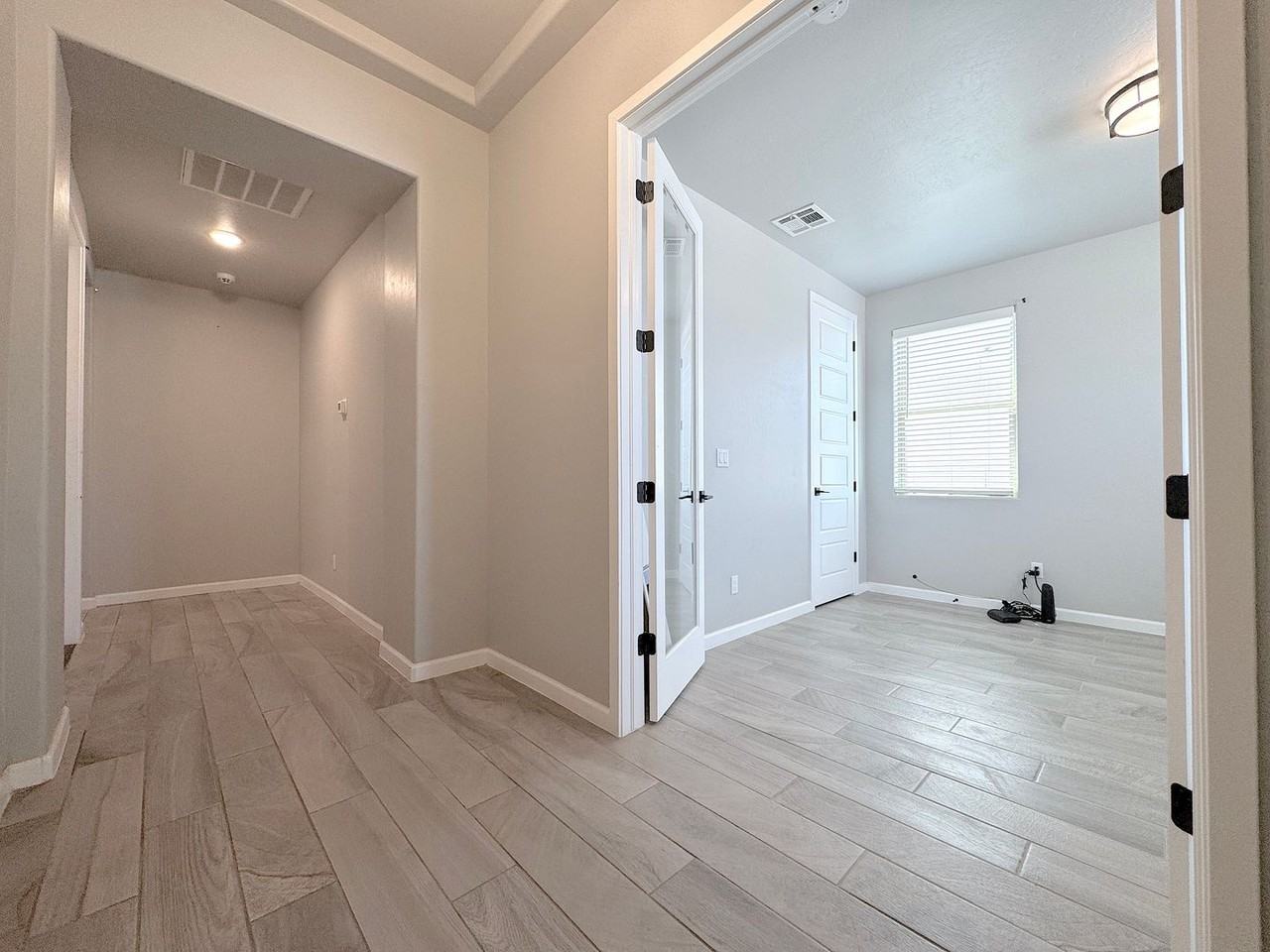 272 Huntstanton St - Photo 3 of 29