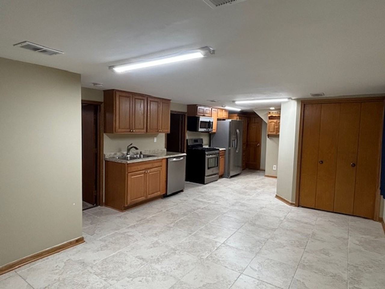 2235 Quebec Ave S - Photo 3 of 15