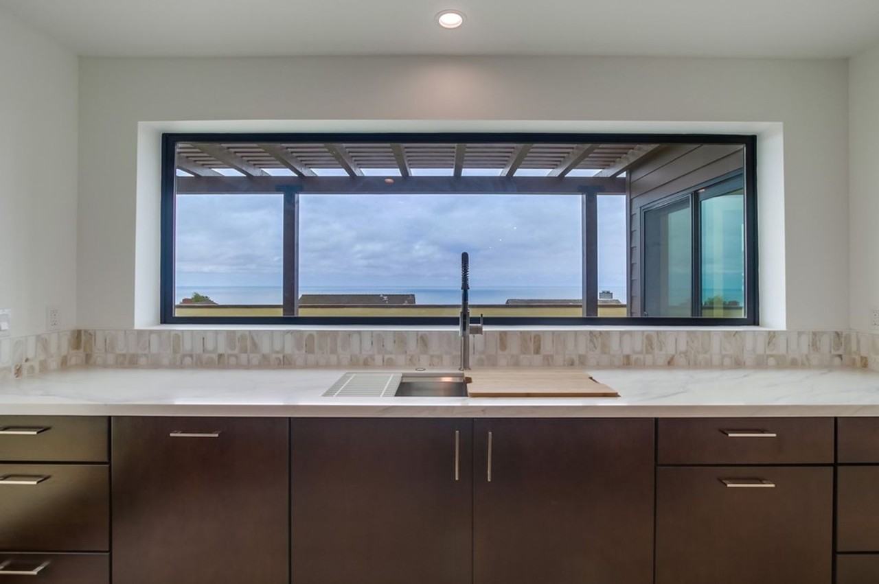 14066 Crest Way - Photo 7 of 33