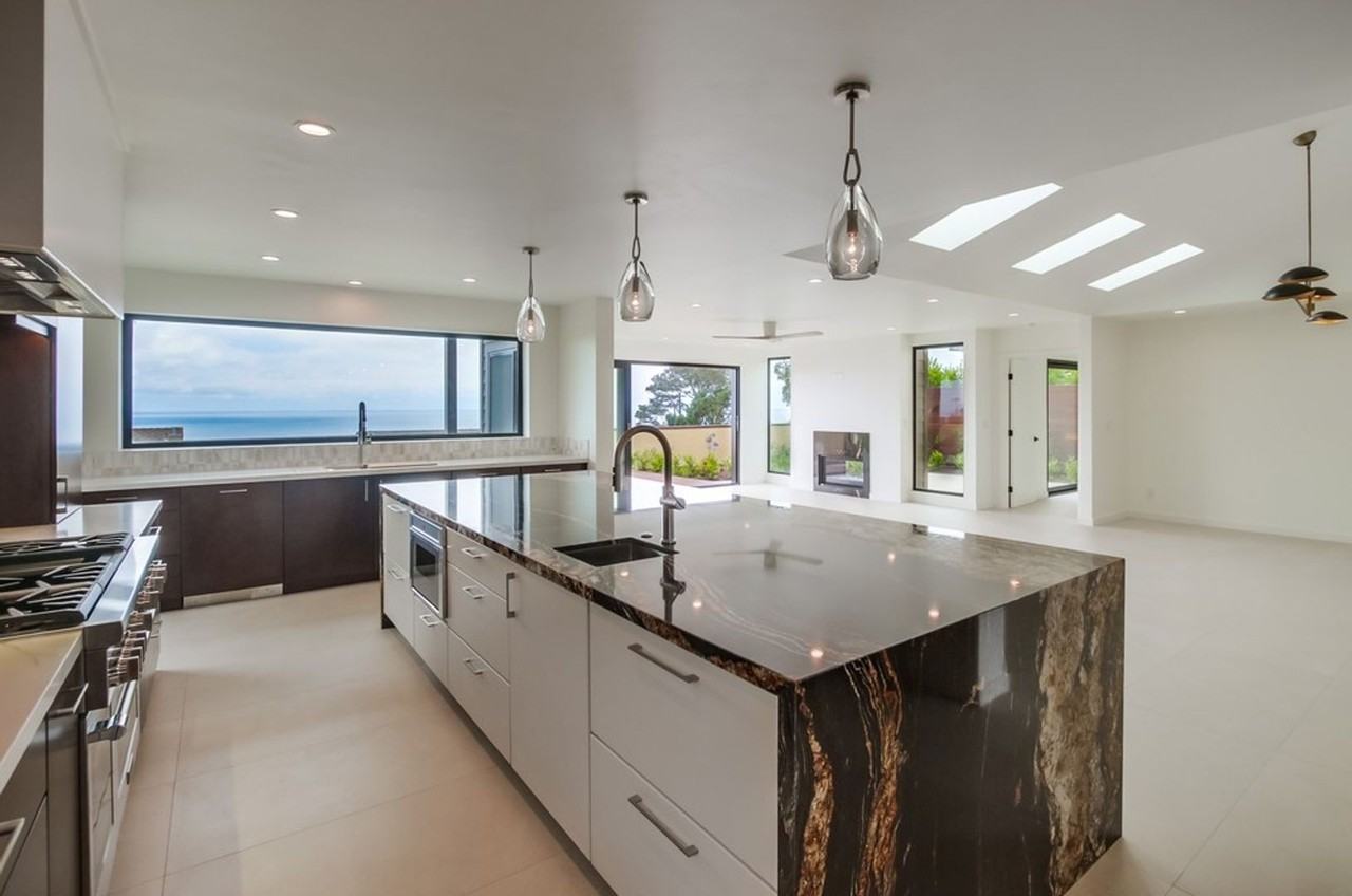 14066 Crest Way - Photo 6 of 33