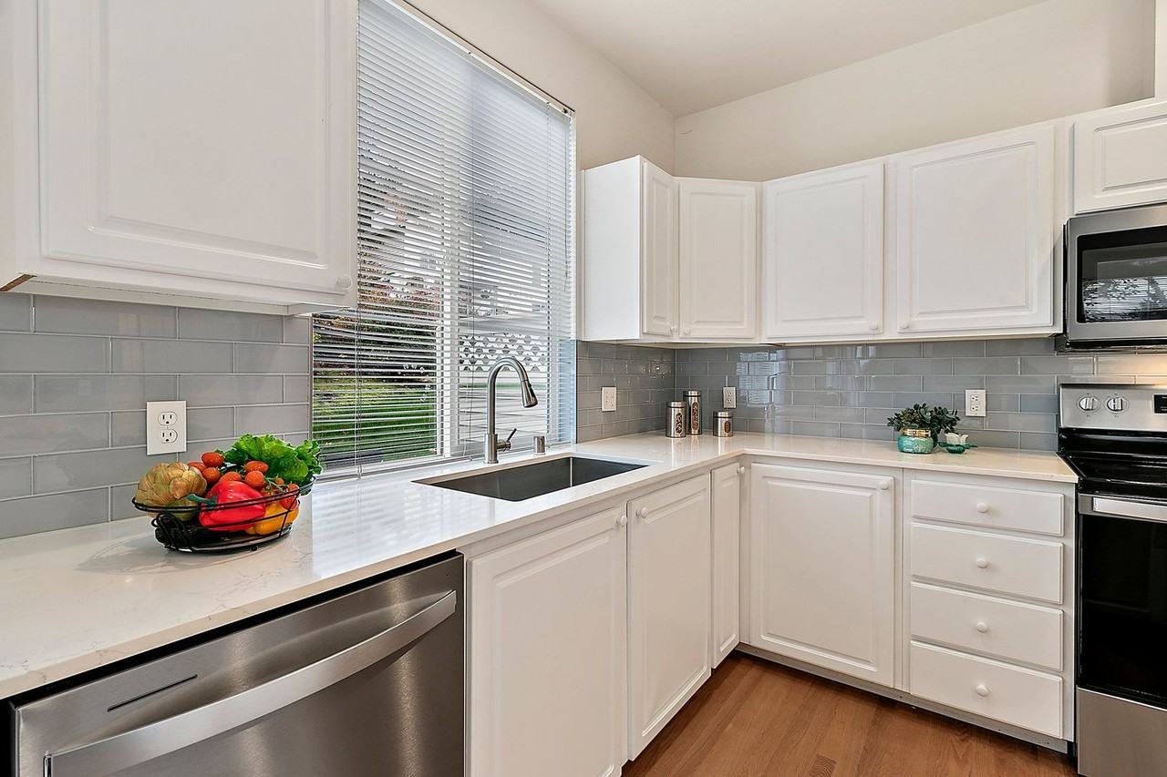 5275 164th Ave Se - Photo 4 of 30