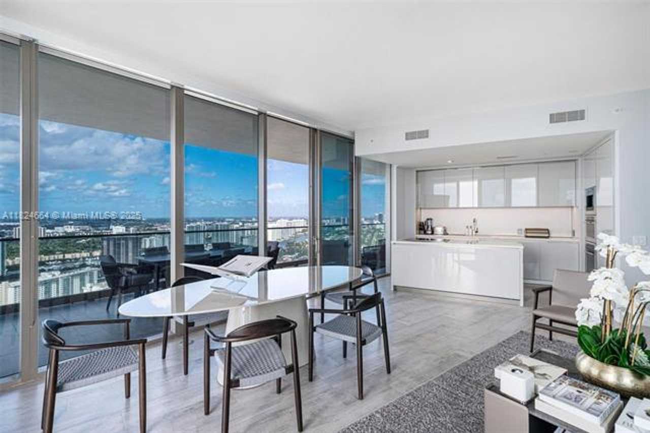 18975 18975 Collins Ave appt 3905 - Photo 3 of 15