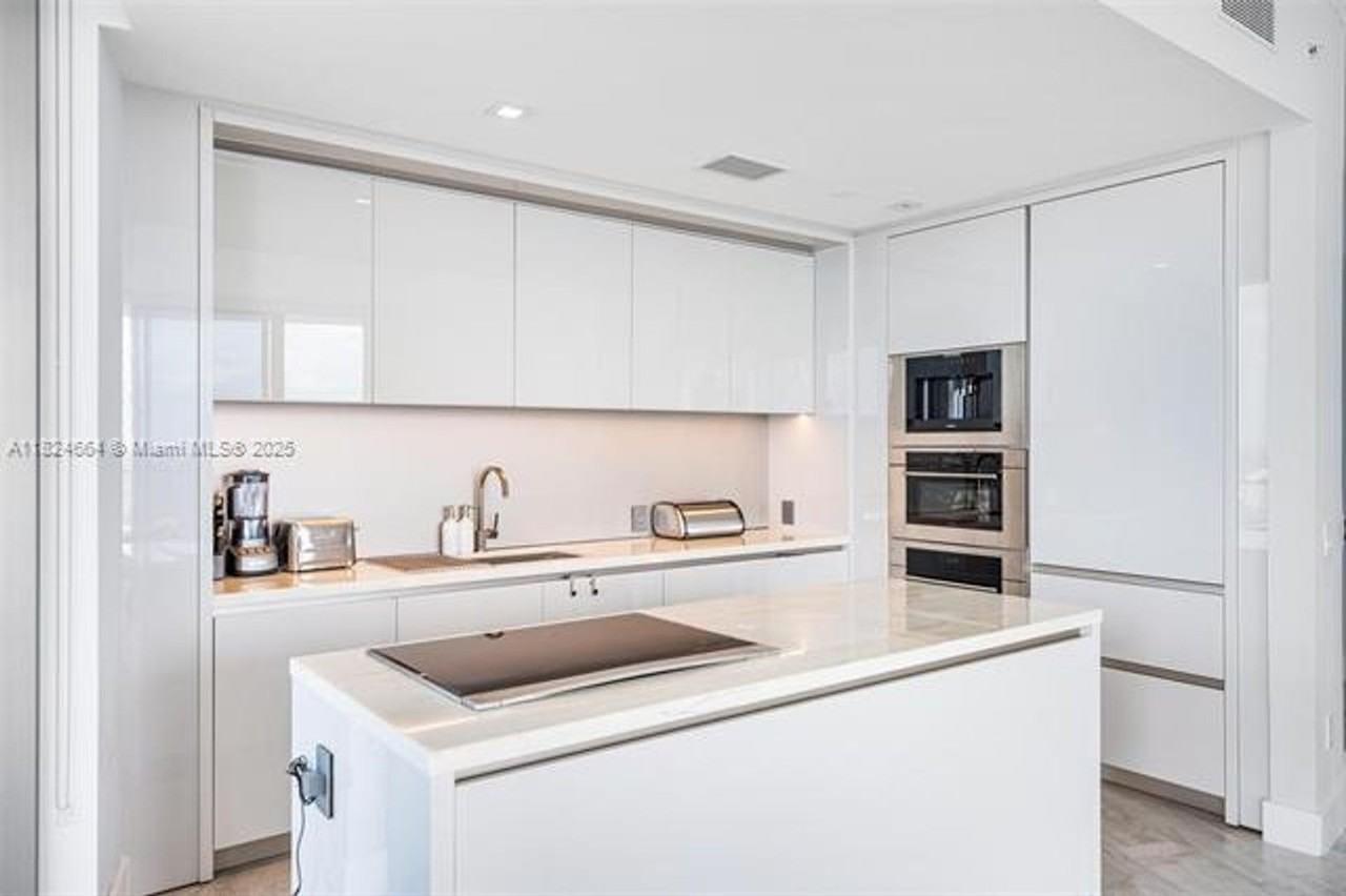 18975 18975 Collins Ave appt 3905 - Photo 4 of 15