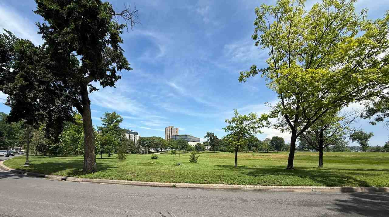 3144 W Bde Maka Ska Blvd - Photo 2 of 15