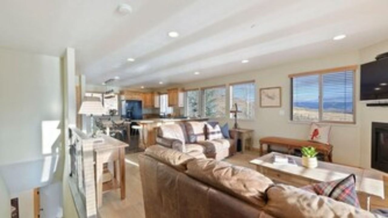 5063 Lakeview Dr #1003 - Photo 3 of 26