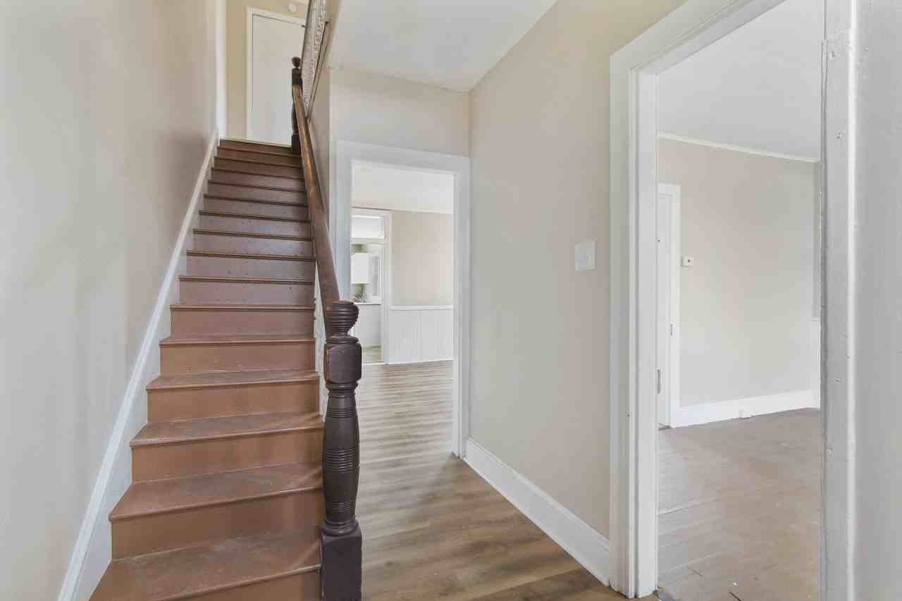 392 East Maple Street - Photo 2 of 21