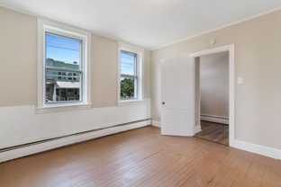 392 E Maple St - Photo 1 of 1