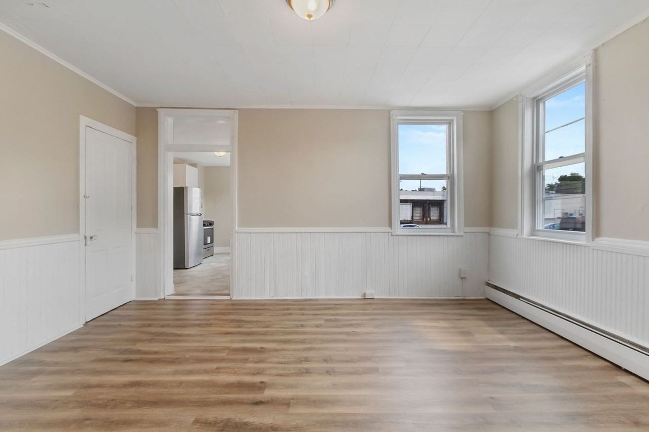 392 E Maple St - Photo 6 of 21