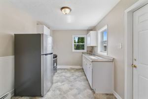 featured image of 392 E Maple St