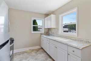 featured image of 392 E Maple St