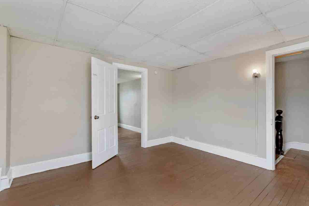 392 East Maple Street - Photo 4 of 21