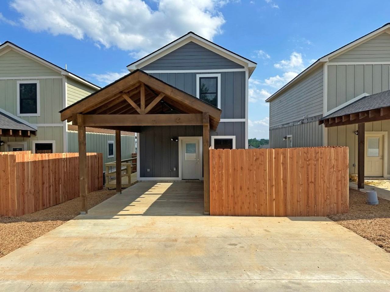 14 Estes Way - Photo 2 of 19