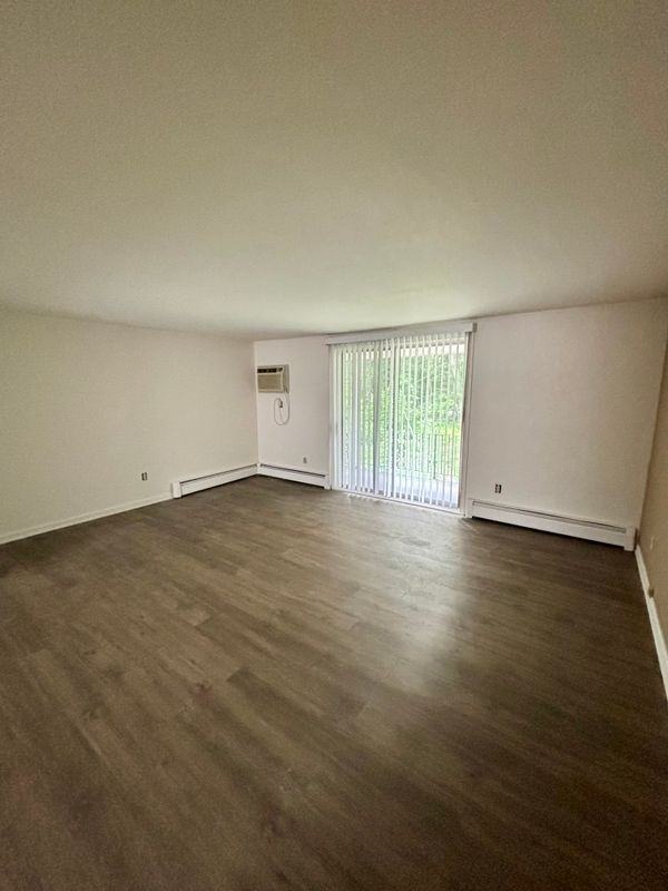 1 Losson Garden Dr - Photo 2 of 13