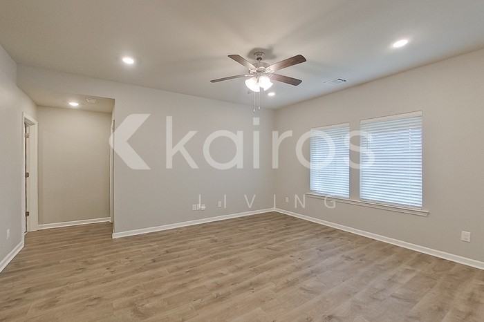 413 Mango Dr - Photo 2 of 21