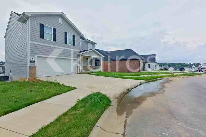 125 Highpoint Ct - Photo 2 of 27