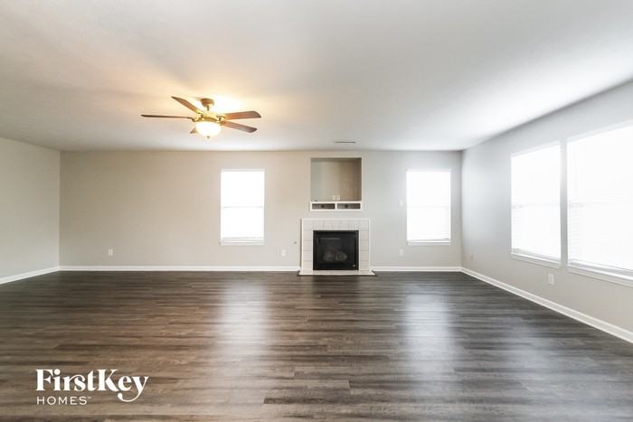 5671 W Woodview Trl - Photo 3 of 15