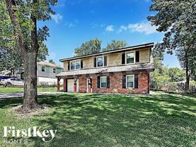 5548 Ne 58th St - Photo 1 of 1