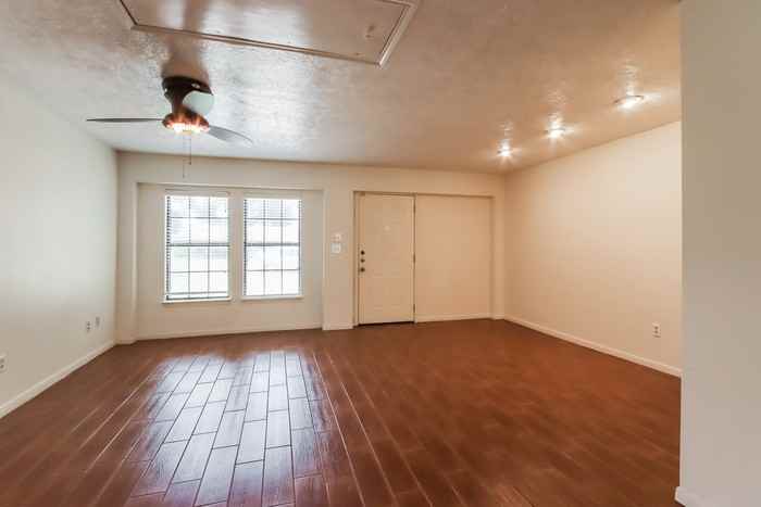 206 Staples Dr - Photo 3 of 14