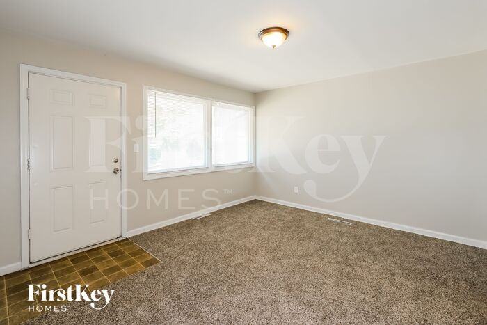 7405 E 49th St - Photo 2 of 16