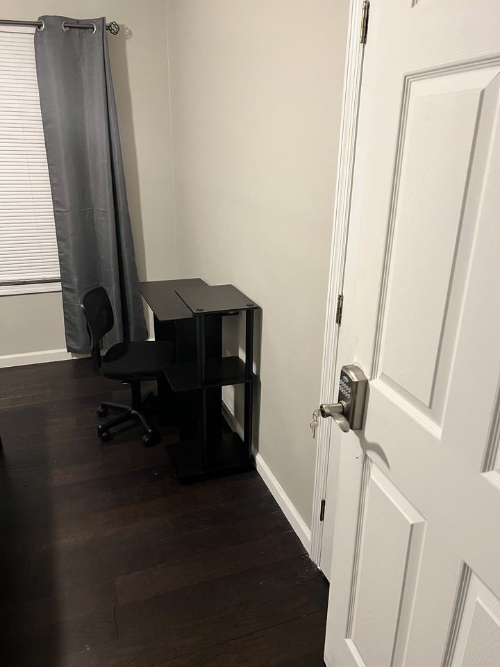 812 Parsons St Sw #1 - Photo 7 of 12